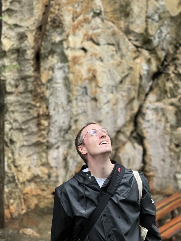 sebastian_dale_london_gay_performer_SFW_candid_CC0.jpeg